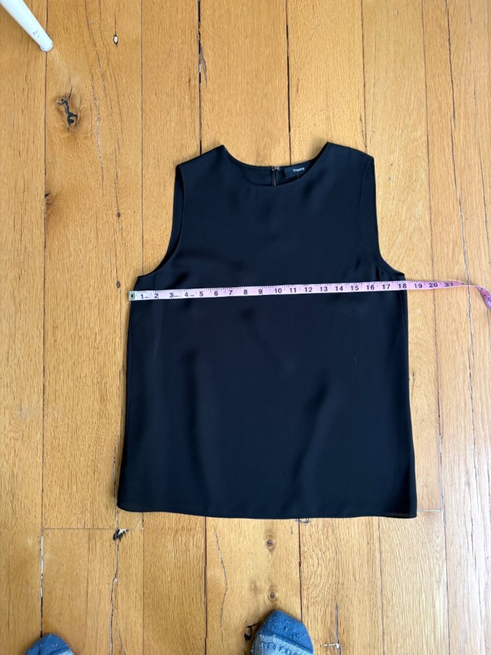 Theory Shell Top in Silk Georgette 100% Size Small Black - Picture 2 of 8